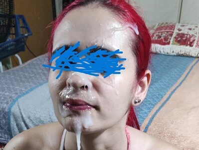 Esposa com a cara toda esporrada