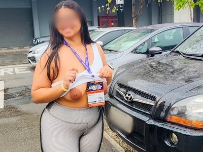 Gordinha casada mostrando seus peitos grandes